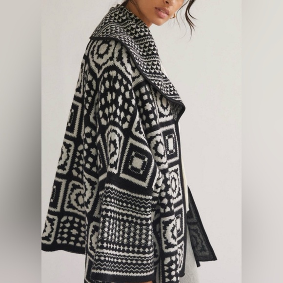 Maeve Anthropologie Square Patchwork Kimono Black & White Oversized Sweater XL - Picture 2 of 10